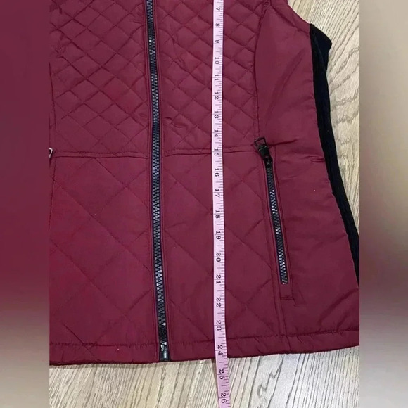 ANDREW MARC Ladies' Quilted Vest Size Small Red Beet Full Zip Sleeveless Jacket - Picture 11 of 12